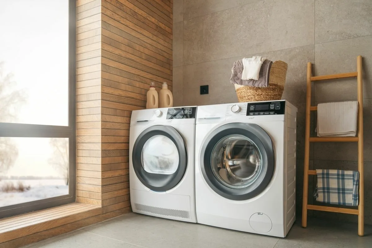 Vältä nämä virheet pyykinpesussa: Näin saat pyykkisi puhtaaksi ja koneesi kestämään!