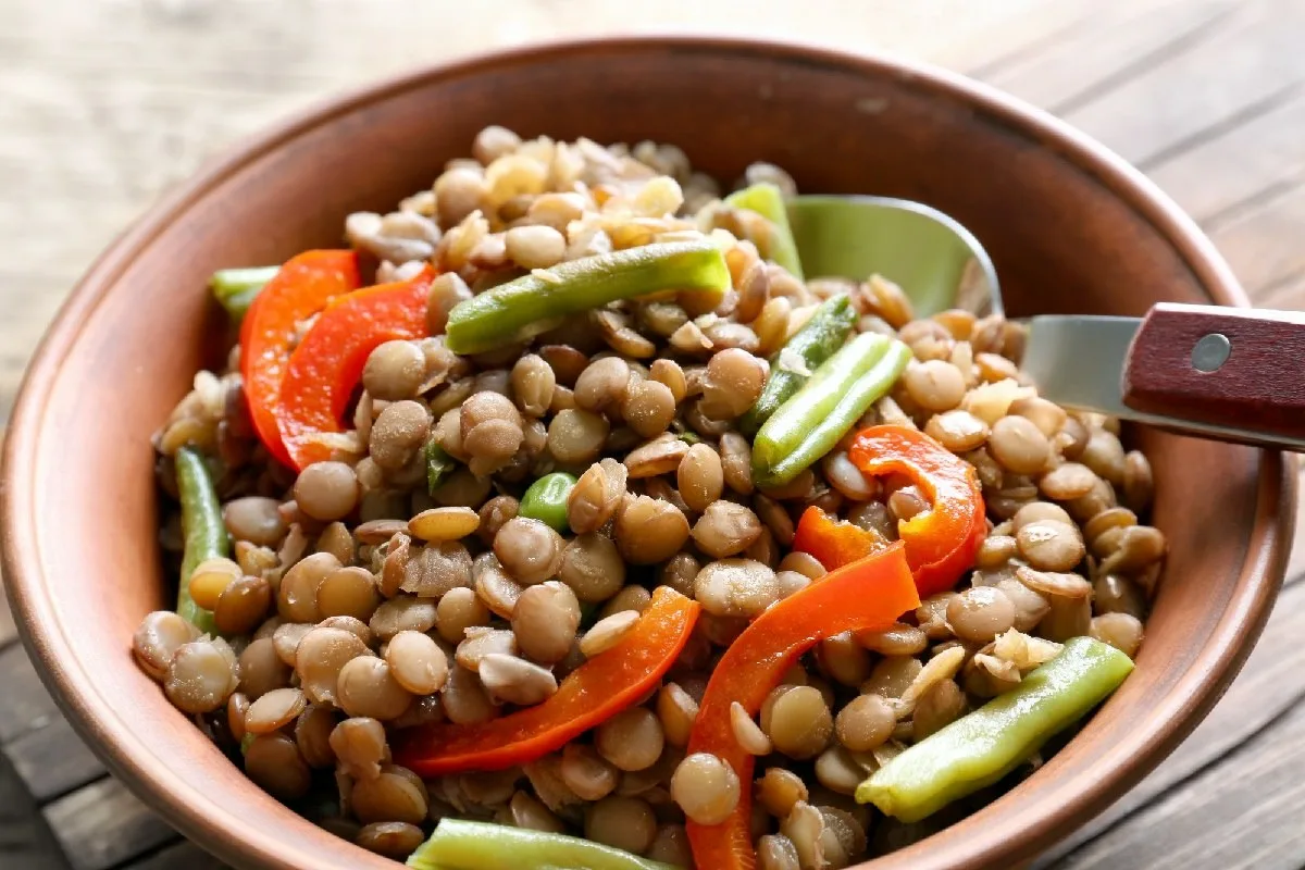 Miksi asiantuntijat suosittelevat etikan lisäämistä linsseihin tai appelsiinin syömistä kikherneaterian jälkiruoaksi: "Rauta imeytyy paremmin"