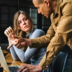 Keskity katseella: Finniläinen “rauhallinen katse” -kikka vuorovaikutukseen