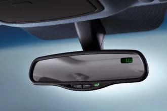 Retrovisor digital multifunción: Terveisiä perinteiselle takapeilille – tämä on auton uusi turvateknologian tähti