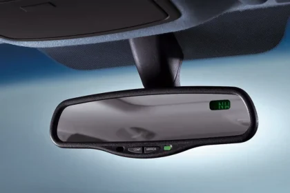 Retrovisor digital multifunción: Terveisiä perinteiselle takapeilille – tämä on auton uusi turvateknologian tähti