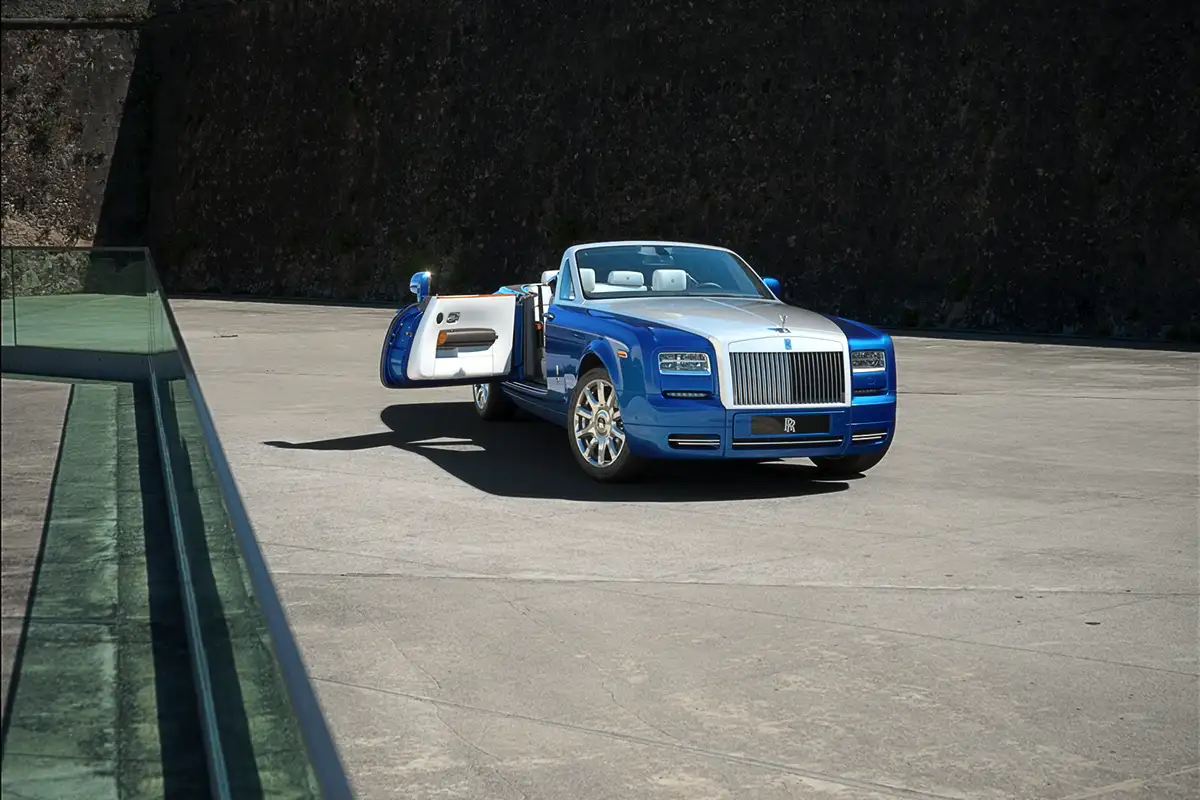 Kristiano Ronaldon autot: jalkapallotähden unelma-autotalli täynnä supervetoja