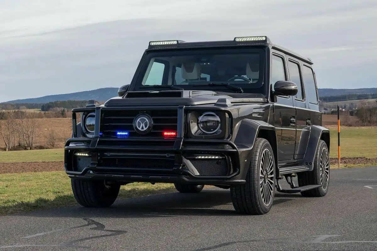 Kristiano Ronaldon autot: jalkapallotähden unelma-autotalli täynnä supervetoja