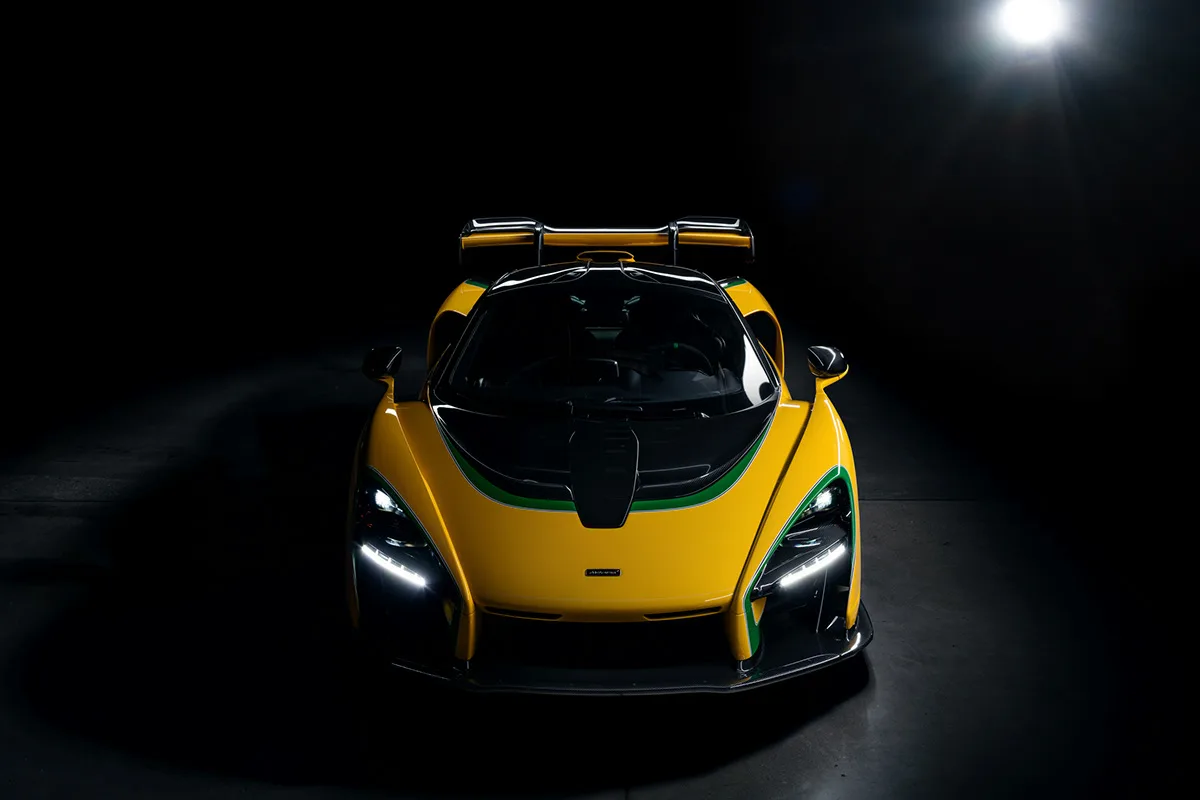 Kristiano Ronaldon autot: jalkapallotähden unelma-autotalli täynnä supervetoja