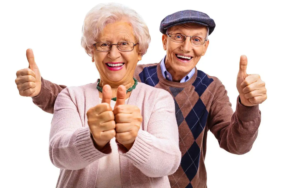 Sanaristikon hyödyt ikäihmisille: Stressiä vähentävä ja mieltä virkistävä aktiviteetti