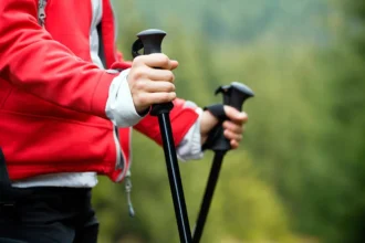 Sauvakävely: Syksyn metsät kutsuvat liikkumaan suomalaisella tyylillä