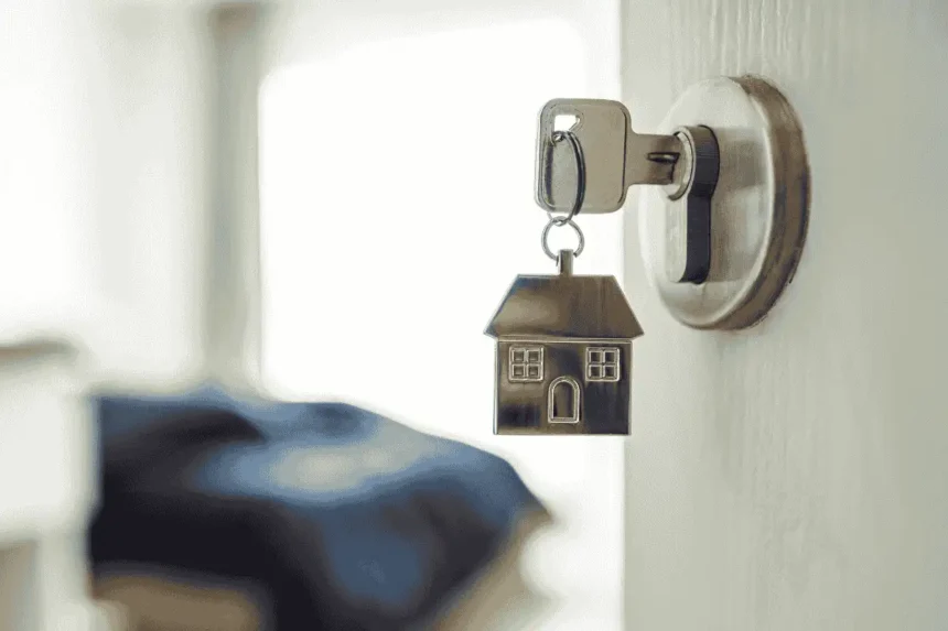 Suomalainen lukkojen tarkistus lokakuussa: Grafiittivoitelulla sujuvat ja turvalliset lukot