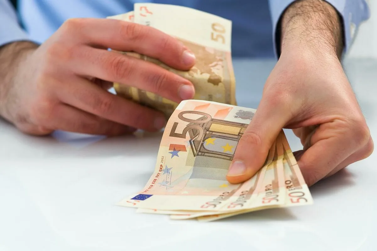 Miksi 2000 € Palkalla Elävä Suomalainen Herää Miljonäärinä