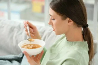 7 herkullista ja ravitsevaa keittoa, jotka pitävät nälän loitolla pitkään
