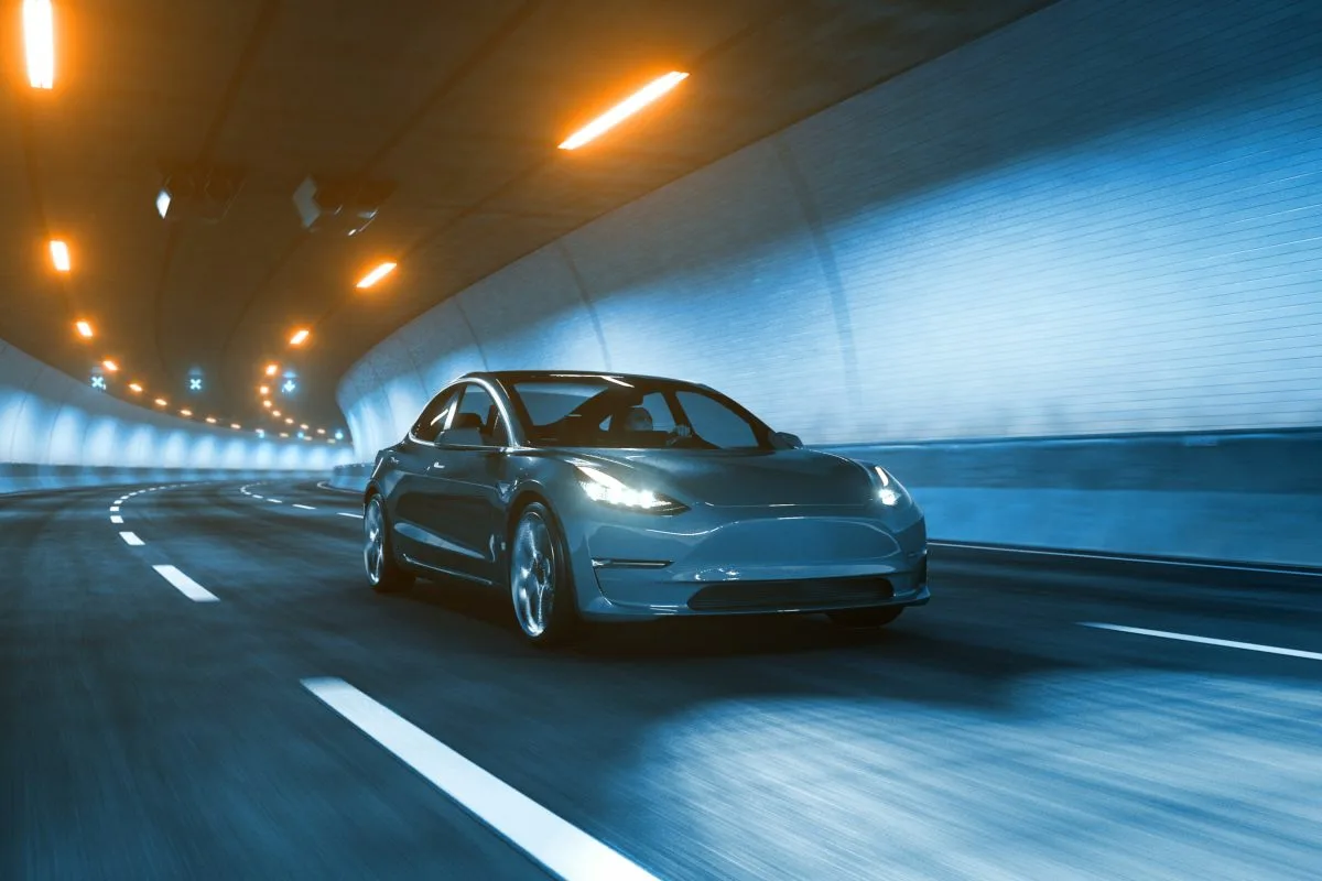 Teslan sähköauton ajomatka 1 %:lla akkua: Näin pitkälle pääset hätätilanteessa