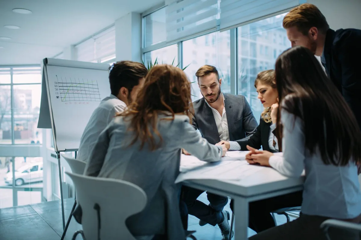 Kolme alentavaa fraasia, joita ei kannata käyttää työpaikalla