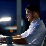 Mitä ovat ”työroskat” ja miten tekoäly muuttuu tuottavuuden tappajaksi