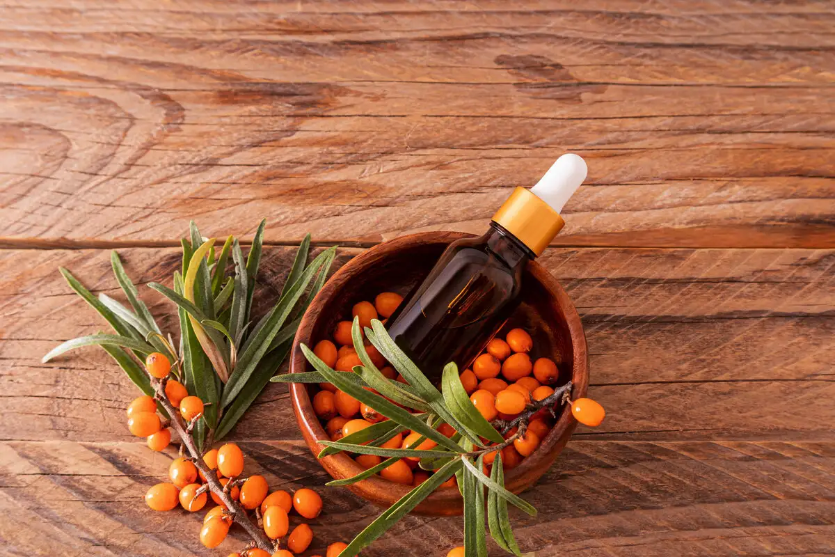 Tyrniöljy: Oulun salaisuus C-vitamiinin voimaan iholla