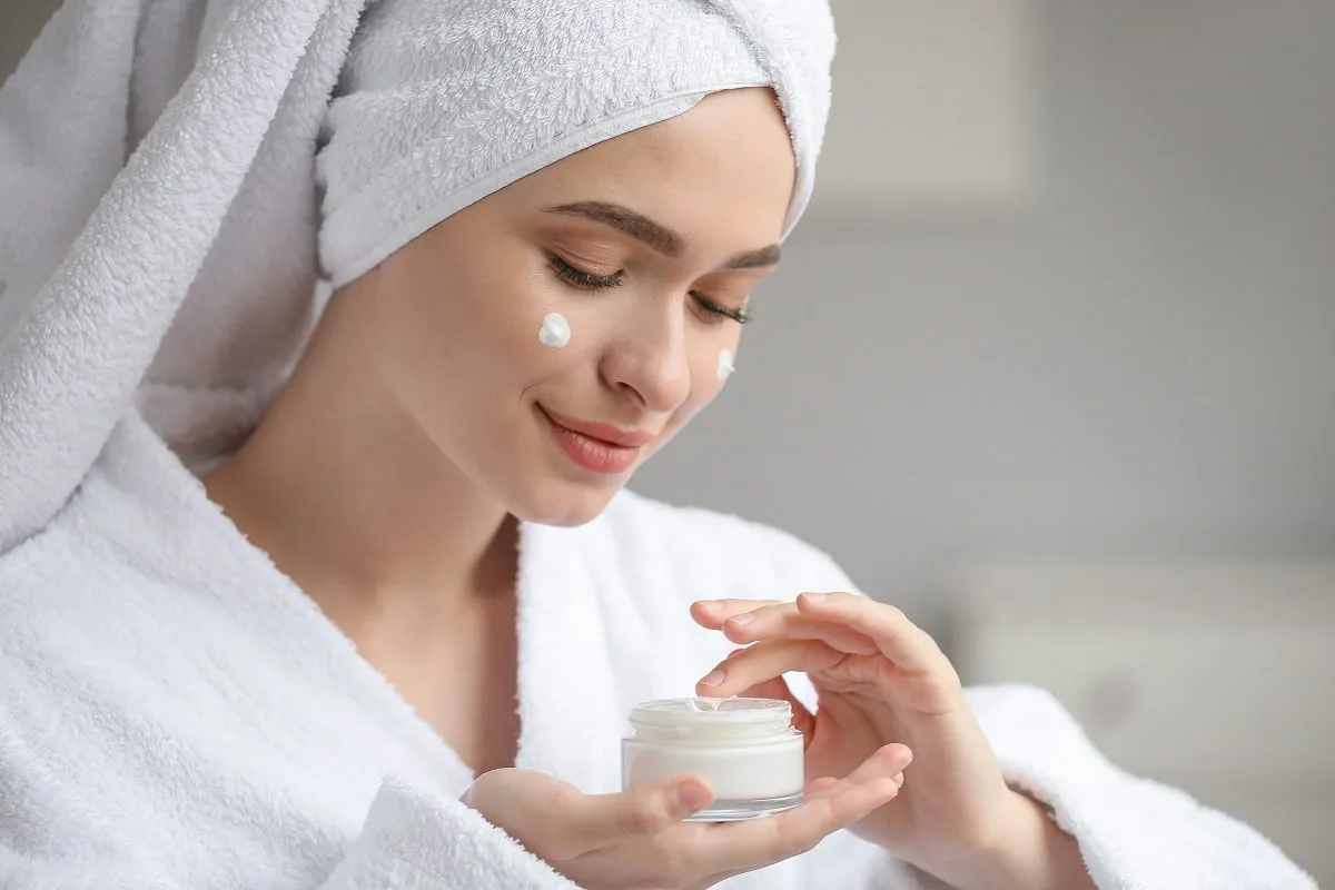 Tyrniöljyvoide: Suomalainen liffihakki Helsingistä hehkuvaan ihoon