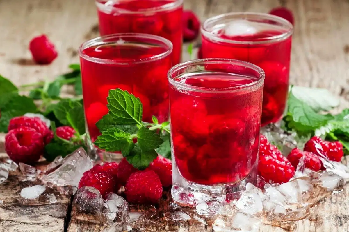 Vadelma-inkiväärihauduke: Suomalainen lämmittäjä syksyyn