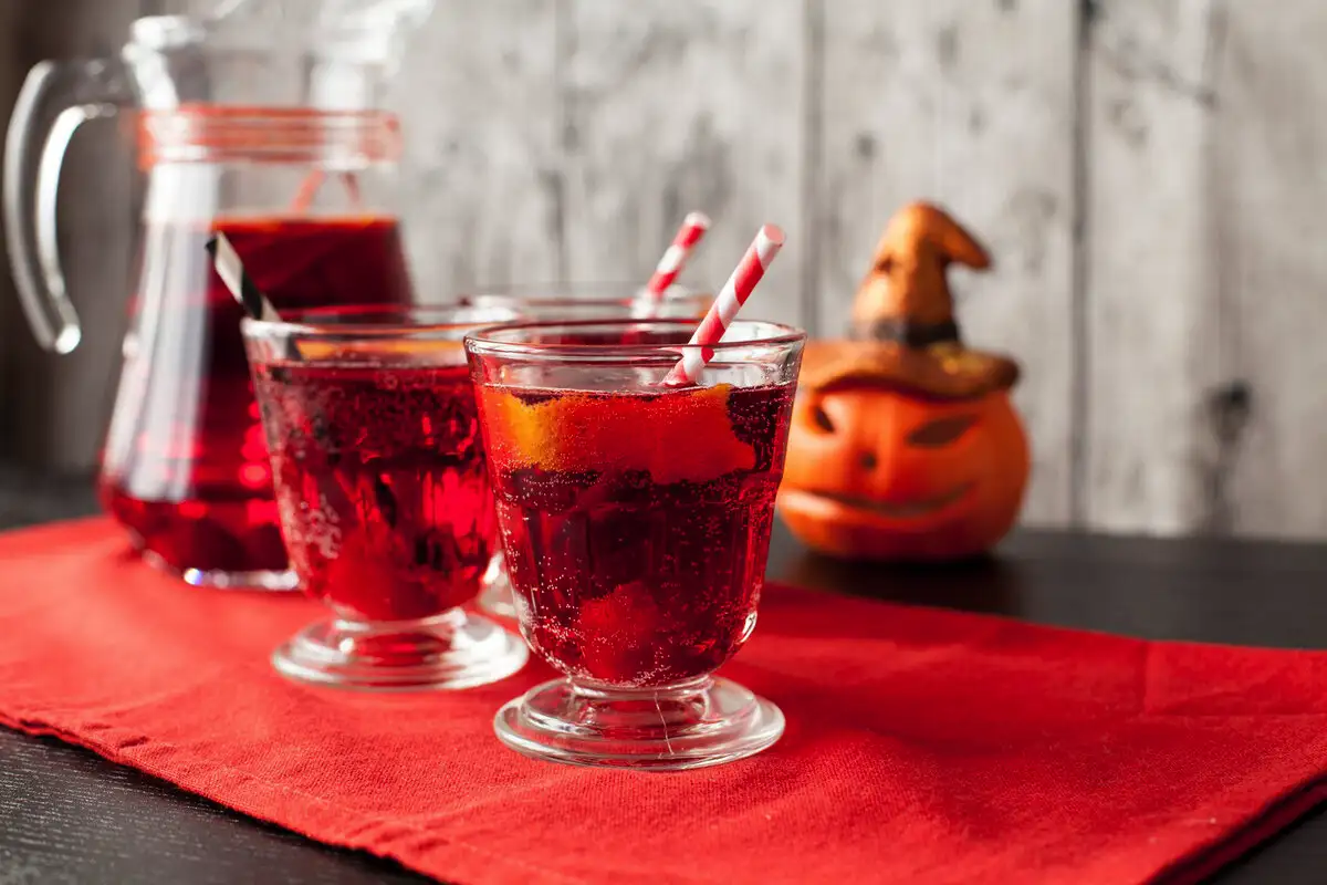 Vadelmien taikaa syksyyn: Suomalainen glögi lämmittää lokakuun illat