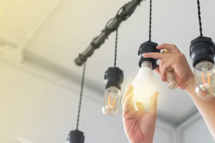 Täydellisen valaistuksen valinta: Vinkkejä jokaiseen huoneeseen