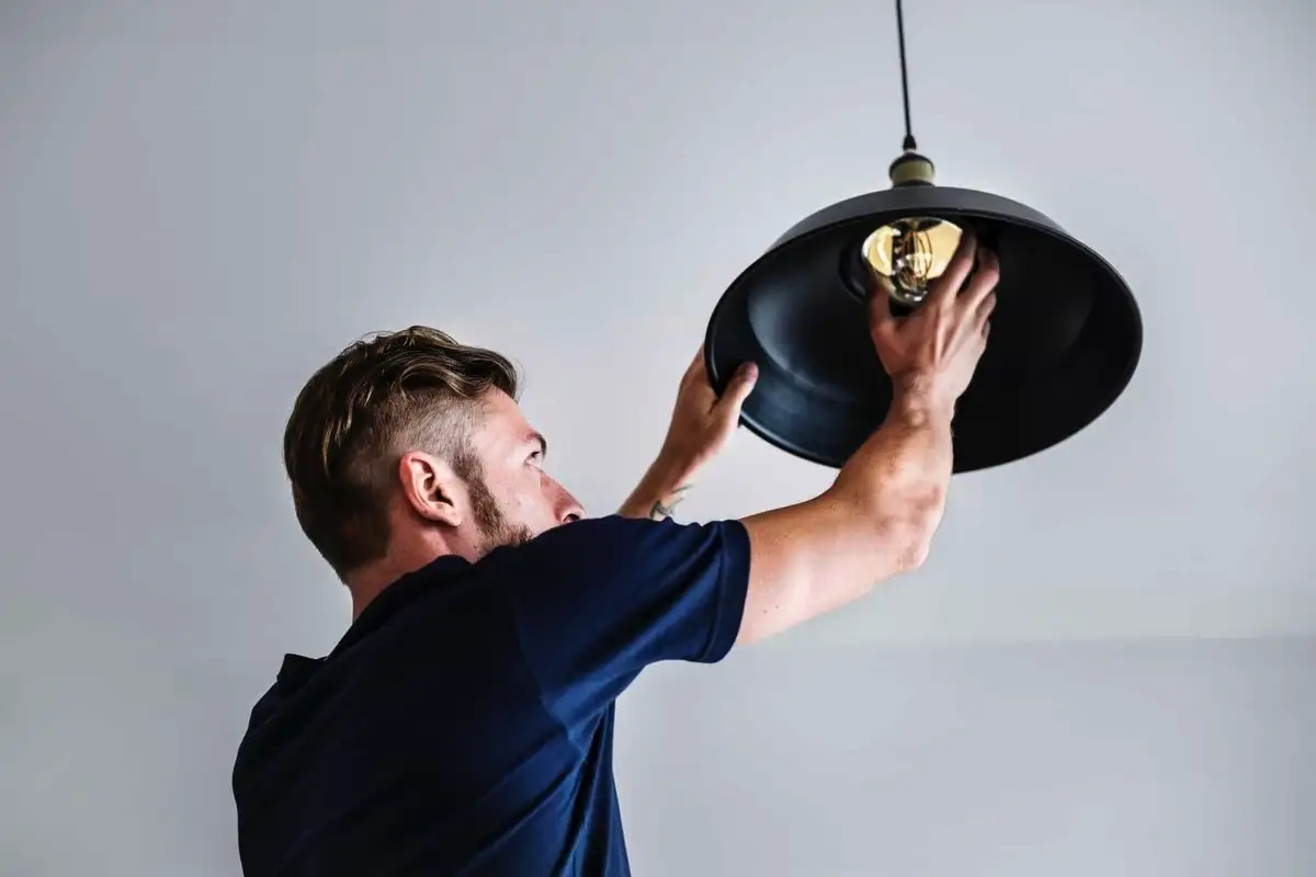 Täydellisen valaistuksen valinta: Vinkkejä jokaiseen huoneeseen