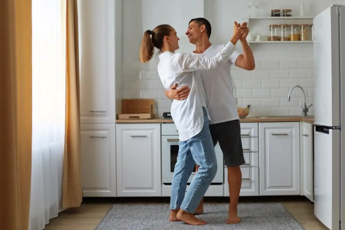 5 Vanhoillista Miesten Tapaa, Joita Kannattaa Oppia: Aidot Kosiskelijat Eivät Koskaan Vanhene – Muuta Suhteitasi Näillä