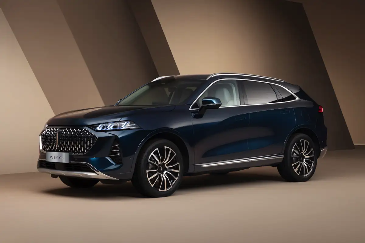 40 % uusista autoista hybridejä: Suomen vihreä autoilun nousu 2025