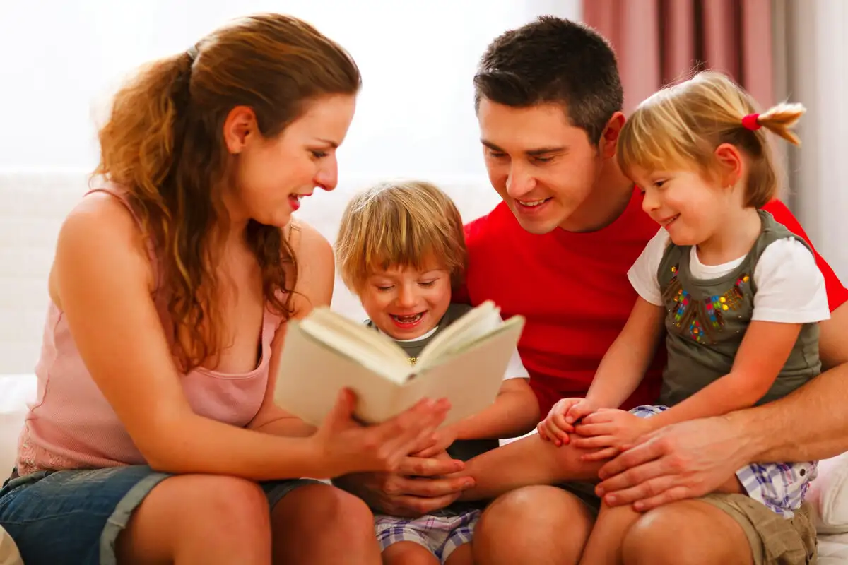 Yhteinen lukeminen: Tampereen perinne, joka sytyttää lasten mielikuvituksen