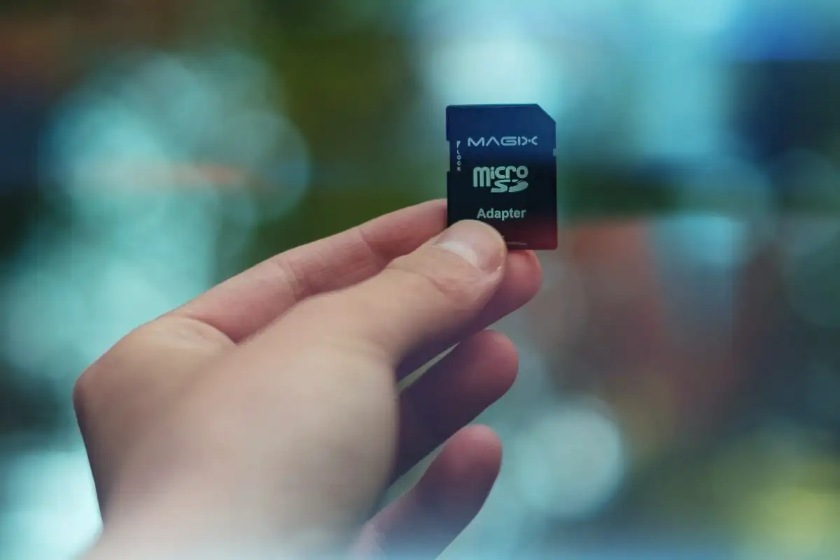 Kuinka monta valokuvaa mahtuu 32 Gt:n muistikortille – yllättävä totuus paljastuu