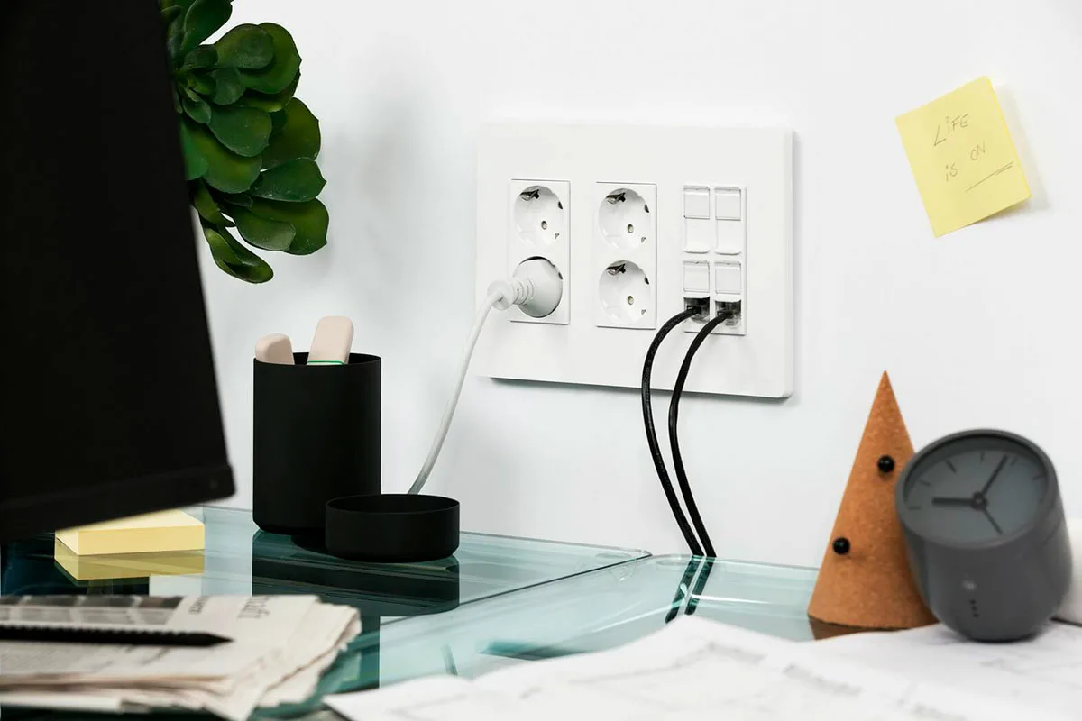 Älypistoke ajastimella alle 8 eurolla: Tee kodistasi fiksumpi ja säästä sähkölaskussa helposti