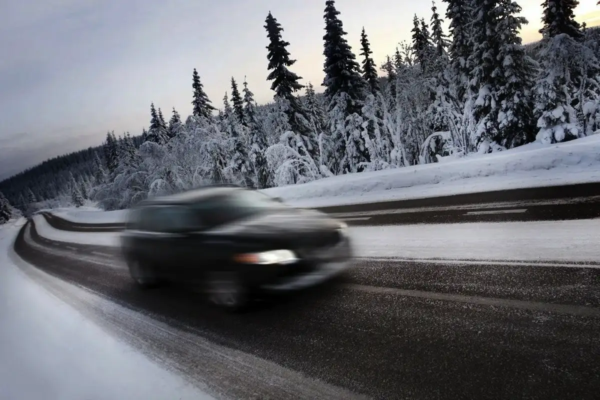 Auton talviuhat – miten tarkistat ja vältät kylmän aiheuttamat viat perusteellisesti