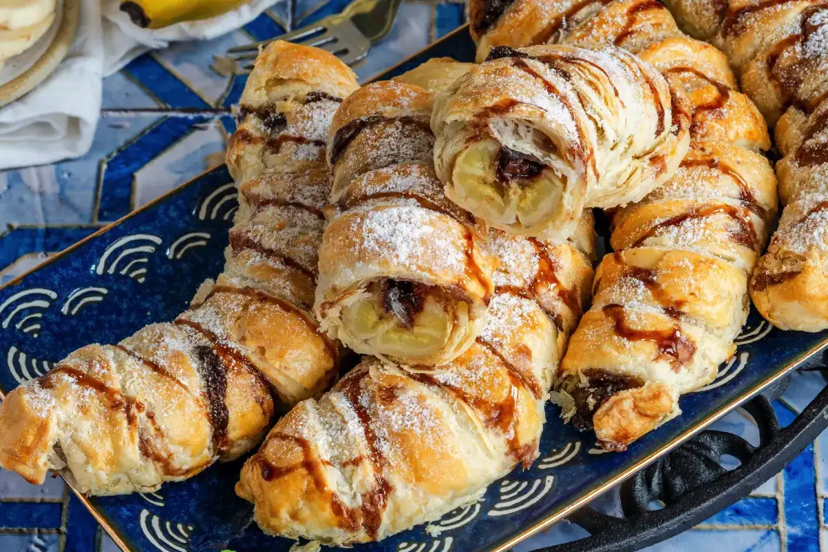 Banaanit suklaalla voitaikinassa – 30 minuutin taika, joka valloittaa koko kodin