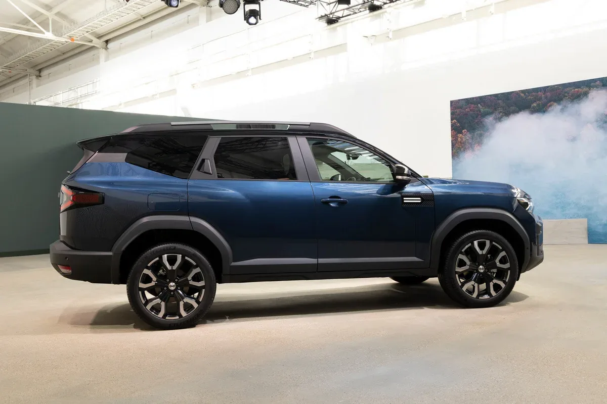 Dacia Bigster Hybrid – testissä 4,57-metrinen perhe-SUV, joka voittaa kiinalaiset vastustajansa järjellä ja tilalla
