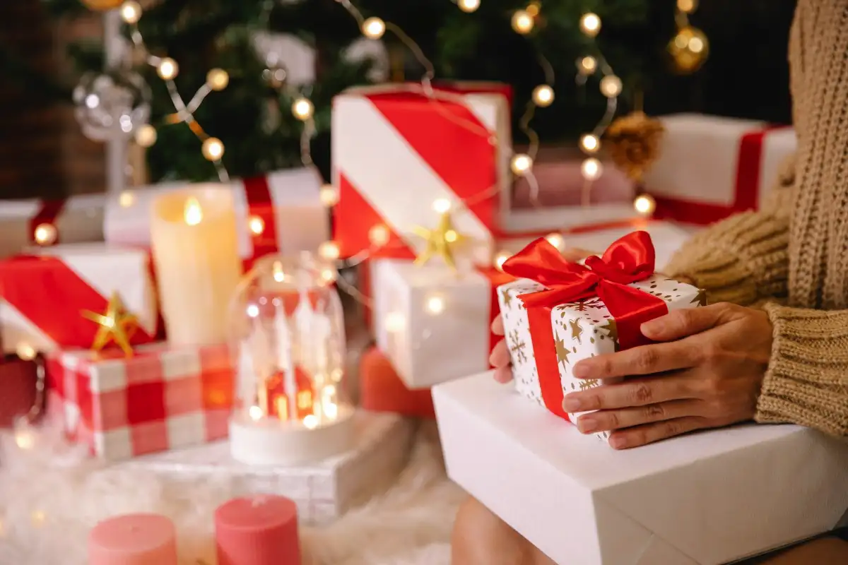 7 joululahjaa, joita Feng Shui -mestari ei koskaan laittaisi kuusen alle – ja miksi ne voivat varjostaa koko seuraavan vuoden