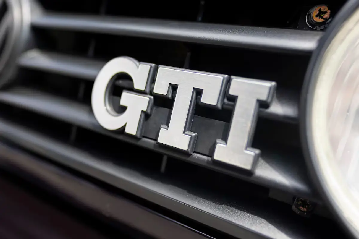 GTI – kolme pientä kirjainta, jotka saavat sydämen lyömään nopeammin jo pelkästä äänestä