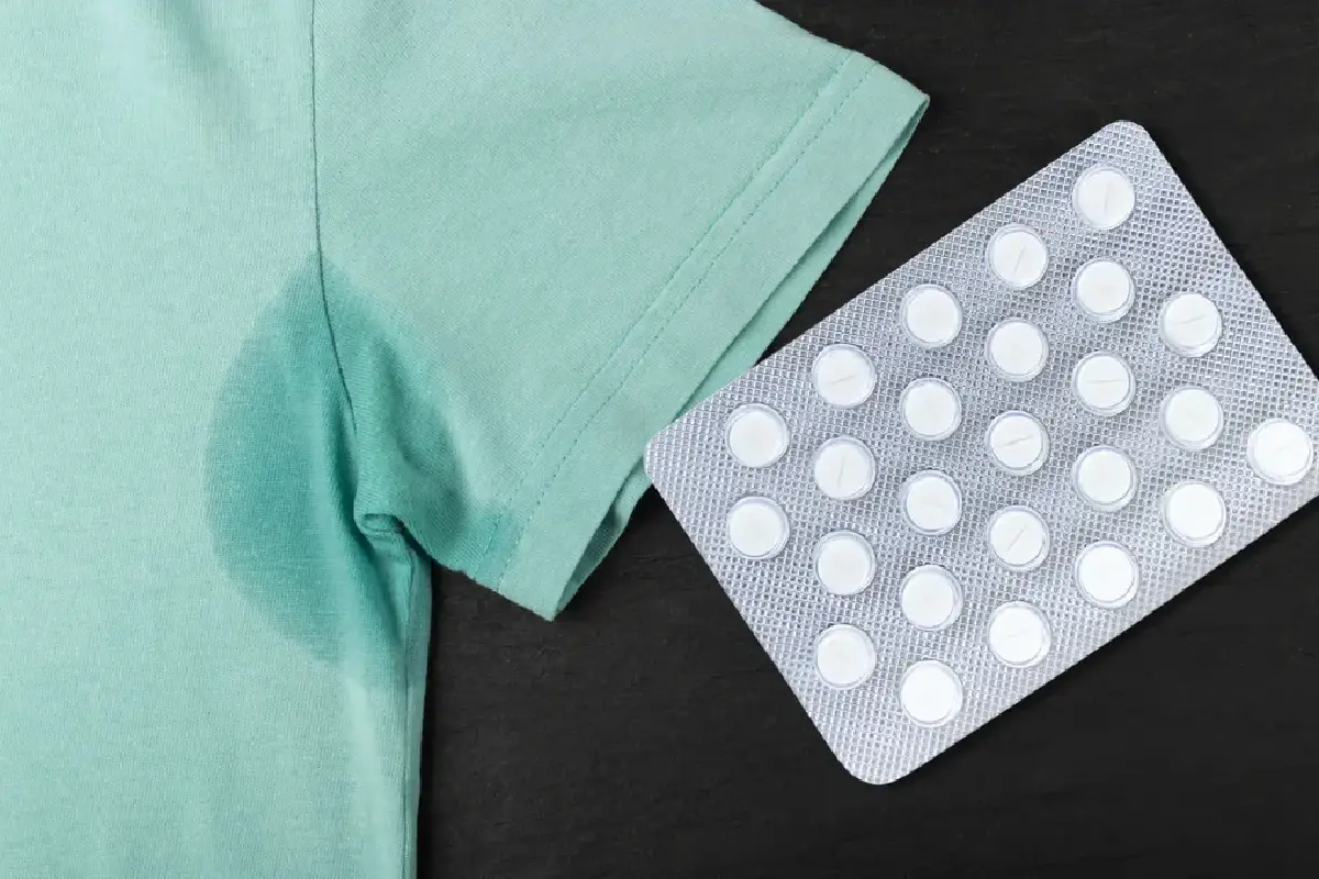 Hikiläiskien poisto vaatteista kahdella aspiriinilla – kotikonsti, joka pelastaa suosikkivaatteesi