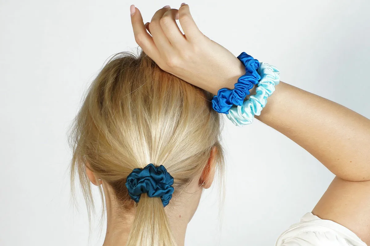 Kuinka puhdistaa hiuslenkit etikalla – täydellinen opas raikkaisiin asusteisiin