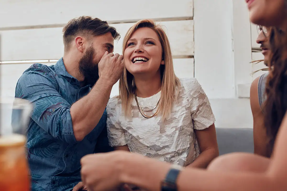 Kumpi puhuu enemmän – miehet vai naiset? Kaikkien aikojen tarkin tutkimus antaa lopullisen vastauksen