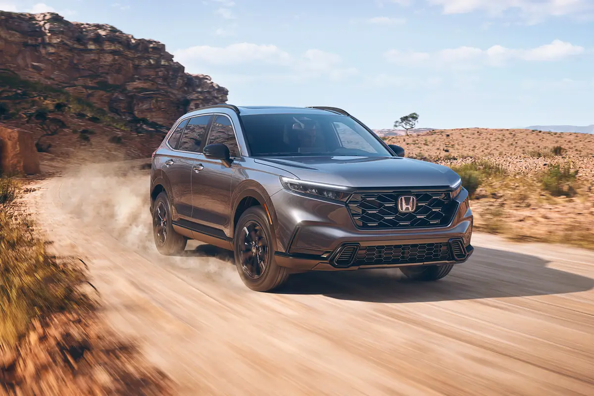 Luotettavat SUV-mallit yli 15 vuodeksi: Viisi kestävää valintaa asiantuntijoilta