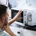 Mikroaaltouunin salakavala tuhoaja, jota melkein jokainen suomalainen koti tekee edelleen vuonna 2025