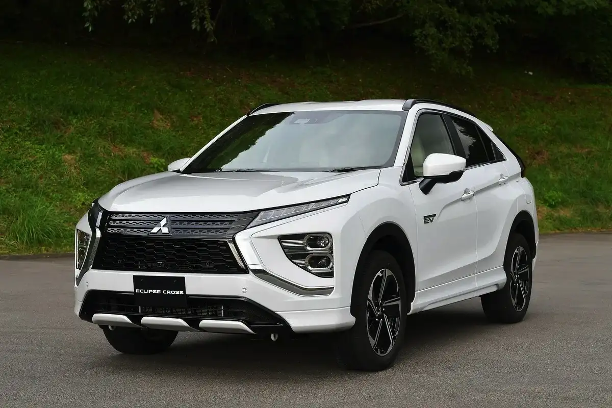 Mitsubishi Eclipse Cross: Perheystävällinen sähkö-SUV, joka vakuuttaa takuulla ja varustelulla