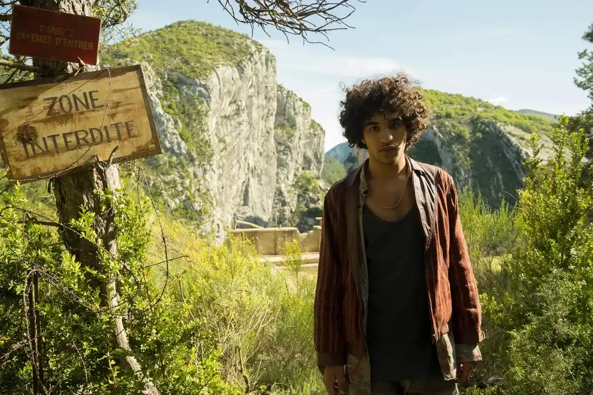 Netflixin ranskalainen hitti Lea’n seitsemän elämää – 7 jaksoa, jotka vievät sinut aikamatkalle 90-luvulle ja jättävät jäljen sydämeen