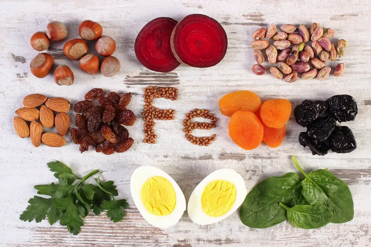 Miksi olet aina väsynyt? 7 piilosyyta, jotka vievät kaiken energiasi – ja miten saat virtaasi takaisin jo yhden viikon aikana