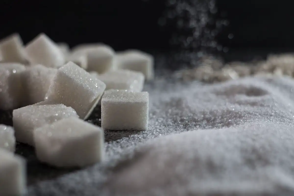 Miksi olet aina väsynyt? 7 piilosyyta, jotka vievät kaiken energiasi – ja miten saat virtaasi takaisin jo yhden viikon aikana