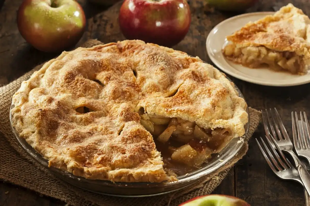 Omenapiirakka: Mehukas kotitekoinen herkku, joka valloittaa suun ja sydämen