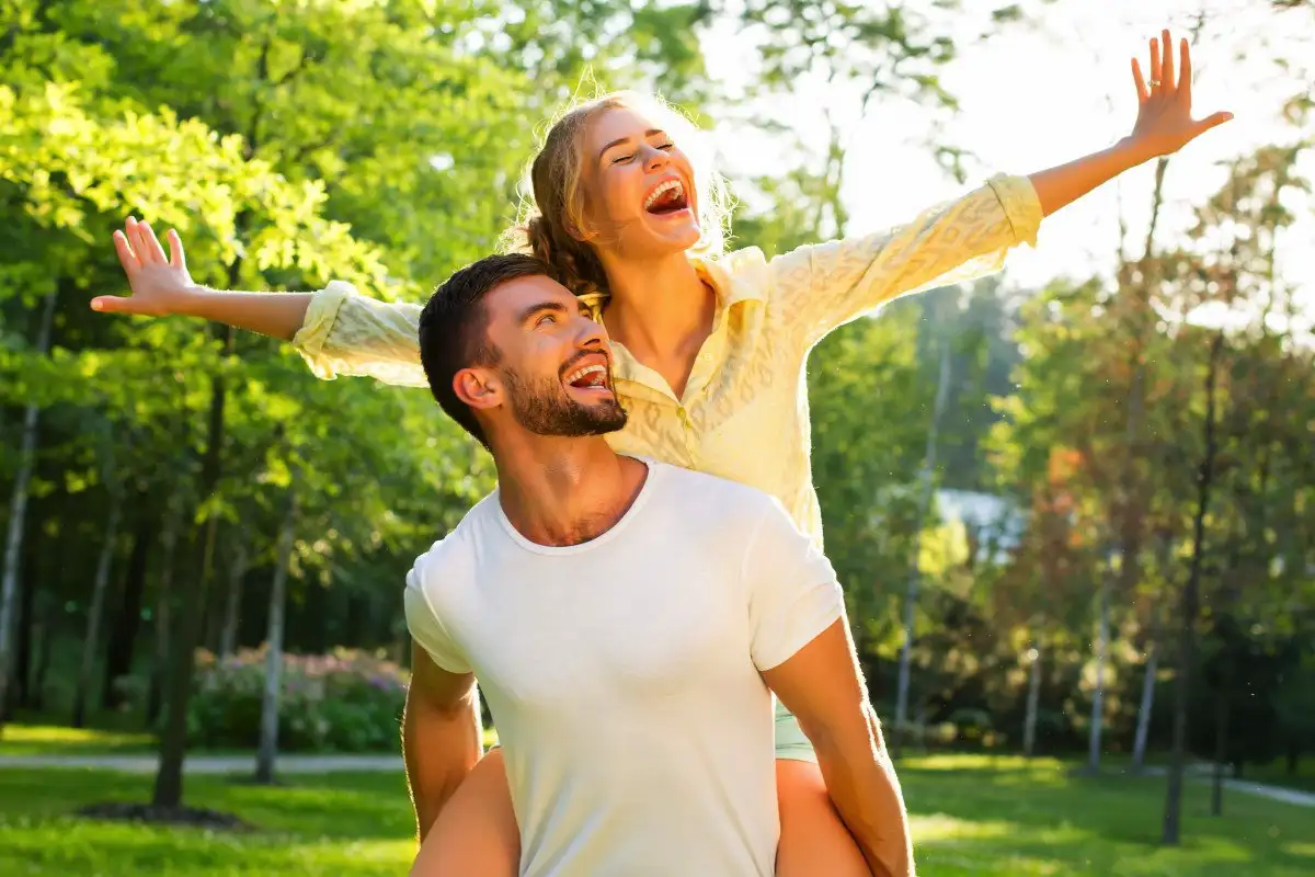 Onnellisuus ja menestys ilman mainetta tai rahaa – mitkä ovat tieteen mukaan todelliset avaimet?