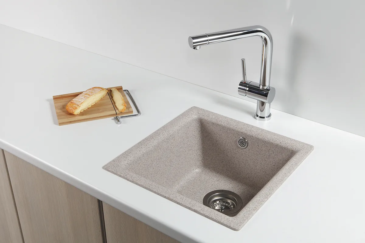 Miksi heittää oreganoa viemäriin – luonnollinen tapa raikastaa koti ja putket