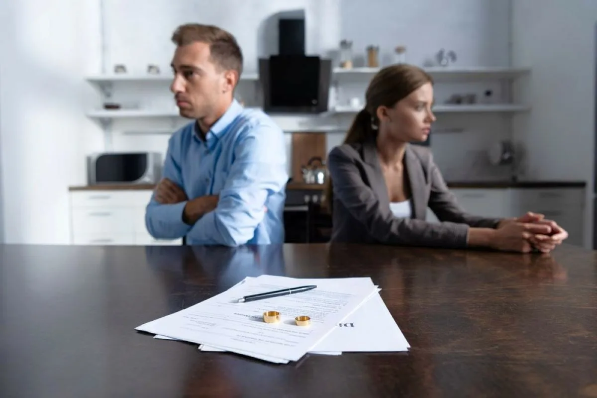 Miksi parit eroavat nykyään – tiede paljastaa neljä pääsyytä