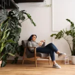 Rahakasvi – joulukuussa istutettava viherkumppani, joka tuo vaurautta, iloa ja uuden alun energiaa koko vuodelle 2026