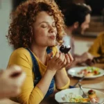 8 ruokaa, jotka kääntävät huonon päivän voitoksi – nämä oikeasti toimivat, ja yksi niistä muuttaa elämäsi