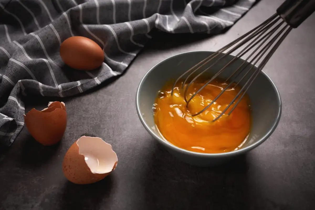 8 ruokaa, jotka kääntävät huonon päivän voitoksi – nämä oikeasti toimivat, ja yksi niistä muuttaa elämäsi