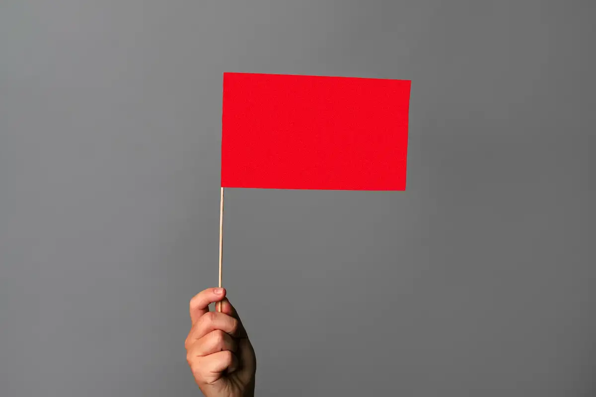 Skorpioni – eniten punaisia lippuja suhteen alussa: intohimoa, mustasukkaisuutta ja salaperäisyyttä