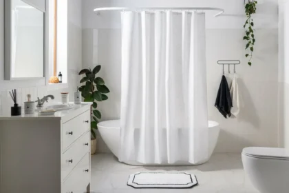 Suihkuverhon salainen elämä: Näin pidät sen puhtaana ja homeettomana vuosia